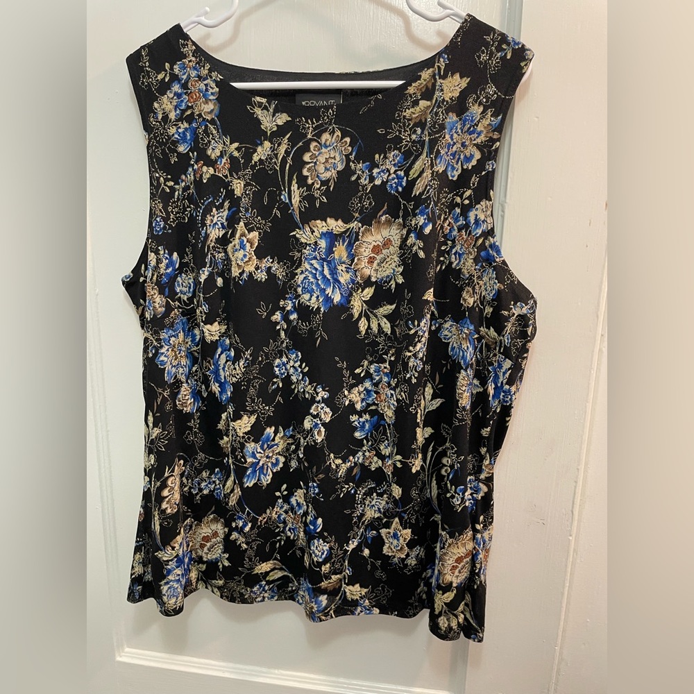 Lane Bryant Elegant dressy top with gold accents. Size 18/20.